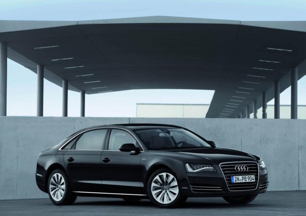 Audi A8 L Hybrid 