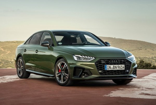 Предишното поколение седан Audi A4 се счита за едно от най-успешните съвременни модели на марката. Версията с 2.0-литров 45 TFSI турбо двигател и quattro система се е доказала като надеждна и сравнително евтина за поддръжка според премиум стандартите.

12V мека хибридна система, въведена след фейслифта, добавяше ефективност, без да усложнява сериозно дизайна. Комбинацията от доказан двигател и добре направена платформа позволи на модела да поддържа висока надеждност след 5 години експлоатация.
