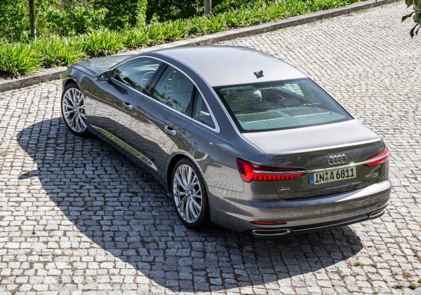Предишното поколение на A6 се оказа по-технически сложно, но след първите години на производство надеждността значително се повиши благодарение на софтуерни актуализации и усъвършенстване на електрониката.

Версията с четирицилиндров 45 TFSI двигател се счита за най-добрия вариант &ndash; тя е по-евтина за поддръжка и по-малко взискателна от модификациите с V6.
