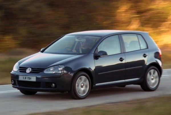 Основното му предимство е системата за впръскване Pumpe-D&uuml;se, която e по-опростена и надеждна от Common Rail, макар да й отстъпва в други отношения. За този двигател 500 000 км са напълно реален пробег, като се срещат и екземпляри, преминали над 750 000. Освен това моторът лесно понася тунинг, така че базовите 160 к.с. не са таванът на неговите възможности.
