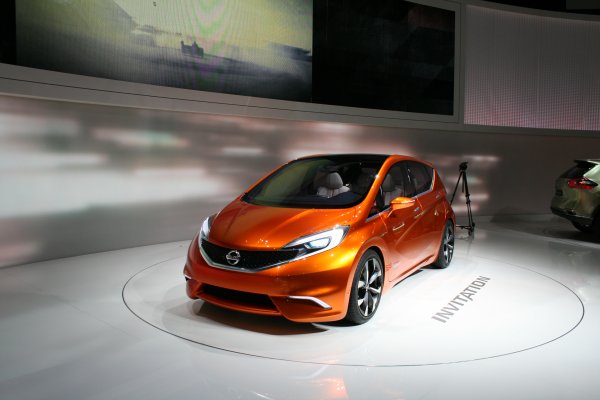 Женева 2012 / Nissan Invitation