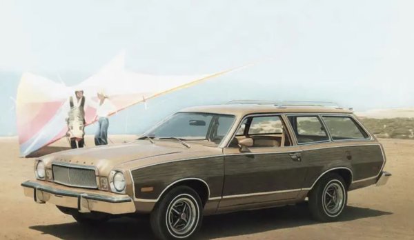 По същество това е комби с две врати и врата на багажник в компактна и субкомпактна форма, като например Mercury Bobcat Villager Station Wagon, при които много често е добавено &bdquo;дърво&ldquo; (на снимката). Въпреки това, комби с две врати и с твърд покрив, като последното е по-спортната версия без колони, се предлагат и като версии с четири врати.