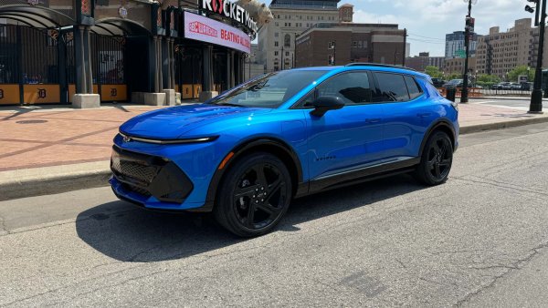 Харесвате тази кола от първото шфиране. А и с начална средна цена от 34 995 долара на пазара, този Chevrolet също е доста достъпен и получавате много за парите. Гамата също е доста впечатляваща.