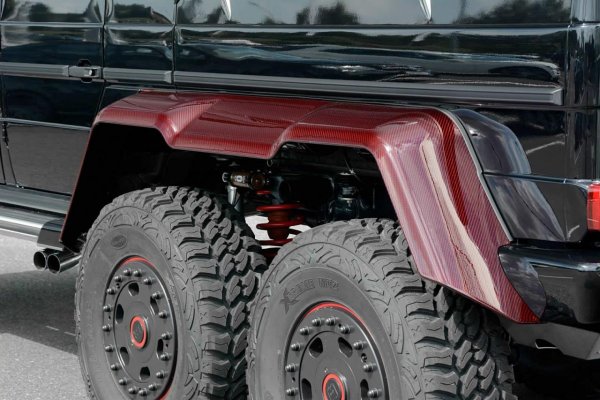 Mercedes-Benz G63 AMG 6x6 получи червен карбон от Brabus 