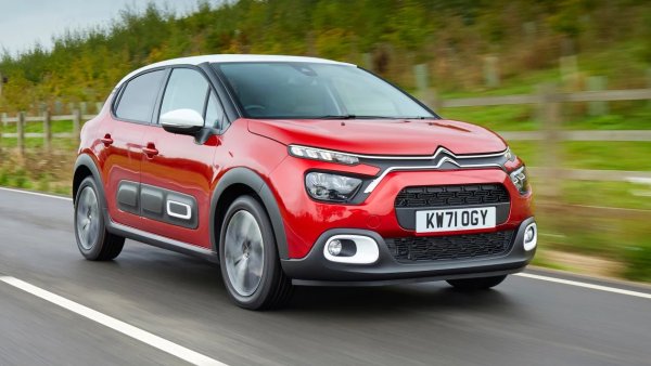 Eдна от малкото марки с пазарен спад през тази година - 13%. Новите регистрации през април са 138 и се падат основно на бюджетния С3. Любопитно е, че тазгодишните регистрации включват и един C Zero, независимо, че електрическият модел не се произвежда вече от близо три години. 
   
Най-продавани модели: C3 - 300, Jumper - 55, C4 - 51, Berlingo - 41. 
