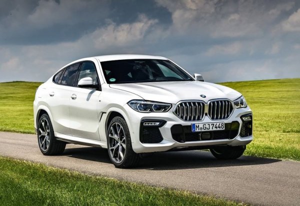 BMW X6 - 934 точки, Lincoln Navigator - 925, Cadillac Escalade - 923
