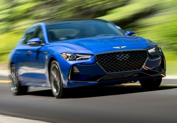 Genesis G70 - 922 точки, Lincoln Corsair - 909, BMW X4 и Jaguar E-Pace - по 907