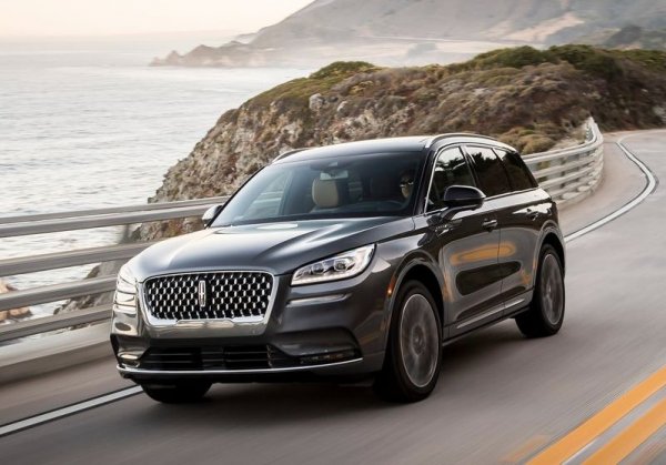 Lincoln Corsair (доставчик Telenav) и Cadillac XT4 - по 927 точки, BMW X4 - 926