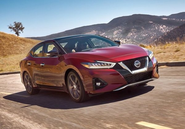 Dodge Challenger (доставчик Alps Alpine) - 959 точки, Nissan Armada - 948, Nissan Maxima (на снимката) - 945