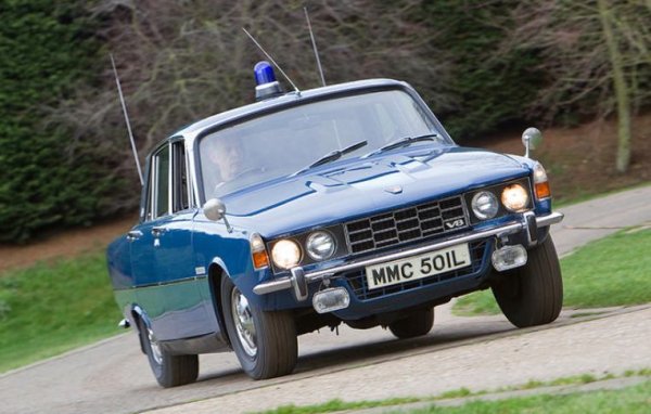 Rover беше известен с простите си и здрави коли, но това се промени именно с P6. Моделът бе насочен към младите мениджъри, като амбицията бе да предлага превъзходно управление и висока безопасност. Каросерията бе остроумно проектирана така, че лесно да се сменят различните детайли.
Същото обаче не може да се каже за неимоверно сложното окачване. Разстоянието между лявото и дясното колело е увеличено, за да може да бъде поставен 3,5-литров V8 мотор на GM, като промяната се налага и заради по-големия радиатор. В резултат надеждността далеч не се повишава. 