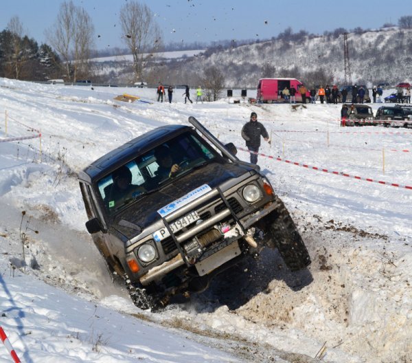 <p><strong>Сняг, кал и много мощни джипове&nbsp; </strong><br /><br />В  местността "Пчелина" край Разград се проведе офроуд състезанието  "Изгубени в Лудогорието 2012". В атрактивното шоу участваха 28  високопроходими джипа от страната.</p>