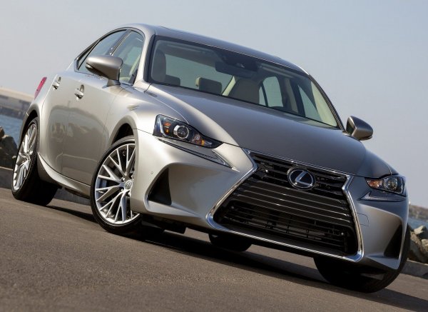 Японският седан се появи на пазара още през 2016 г., като получава задно предаване и 2,0-литров бензинов турбомотор с 245 к.с. Моделът е достъпен в няколко нива на оборудване, което още в базовия вариант влизат светодиодна оптика, мултимедия с навигация и голям дисплей, климатик, мулти-волан, седалки с подгряване и др.
