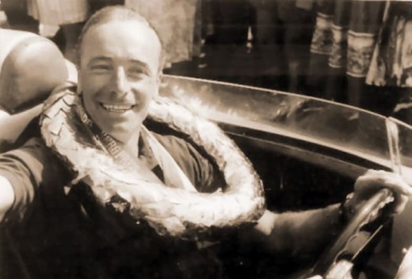 Германският състезател Ернст Лооф държи рекорд във Формула 1, който едва ли някога ще бъде подобрен. Той има кариера на успешен автомобилен и мотоциклетен дизайнер. Неговата състезателен живот обаче беше по-малко триумфален. Лооф се състезава само в едно Формула 1 състезание - Гран при на Германия през 1953 г. на &bdquo;Нюрбургринг&ldquo;.

Лооф се нареди на решетката с всички останали в кола Veritas, в чието проектиране сам е участвал. Всички потеглят, но колата на германеца измивава едва метра и спира заради повреда в горивната помпа.