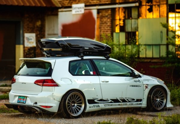 Специален концепт, създаден от Сам Добинс, творческия директор на реномираната Vossen Wheels. 
