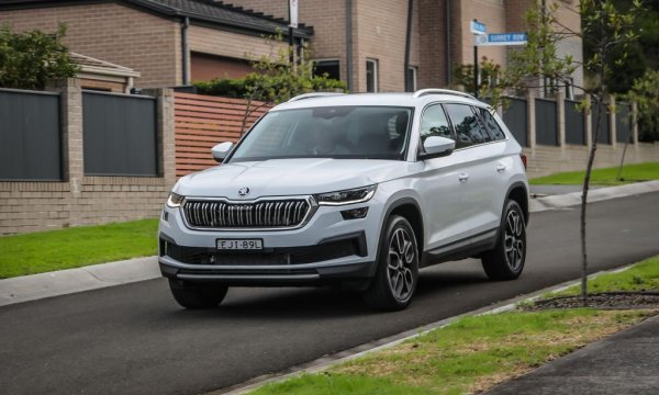 29.4% ръст спрямо 2022
Най-големият кросоувър на чехите сменя поколенията за 2024 година. Последните бройки от първата генерация се радваха на добър интерес миналата година и отчетоха почти 30 на сто ръст, с 42 нови регистрации през декември. 
