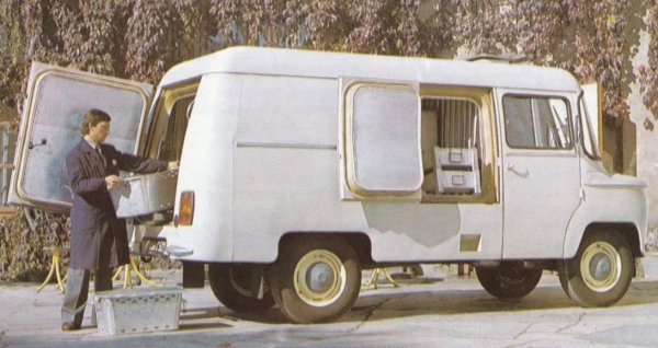 През 70-те и особено 80-те години развойната дейност почти е прекратена заради недостиг на средства; Nysa посреща промените през 1989 с твърде остаряла гама и нищожни ресурси да я осъвремени. Основните клиенти, начело с полското МВР, бързо се преориентират към западни конкуренти, и през 1994 производството окончателно спира. За над три десетилетия от конвейера са слезли 380 575 микробуса, от които около 107,000 са изнесени в СССР, 43,000 в Унгария и около 27,000 - в България. След това фабриката е купена от Daewoo, но отново затворена след фалита на корейския гигант. 
