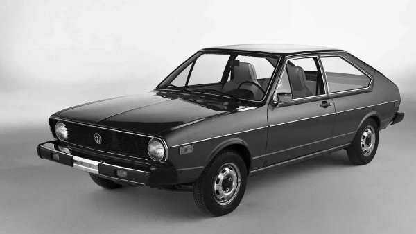 На свой ред Volkswagen обичаше да преименува колите си за американския пазар - така Passat стана Dasher през 1974 г., Golf стана Rabbit, докато Jetta винаги си оставаше Jetta.
