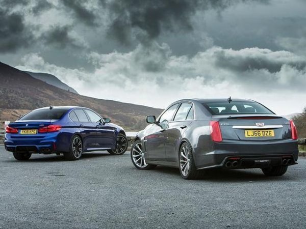 И двата автомобила имат по 4 врати, и двата развиват над 600 к.с., като ускоряват от 0 до 100 км/ч за по-малко от 3,5 секунди. И ако имате 100 000 долара ще можете да избирате, което явно няма да бъде никак лесно. Стига да не сте отявлен фен на някоя от двете марки, разбира се.