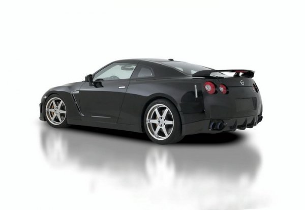 Nissan GT-R R35 с оптичен тунинг от Ventross 