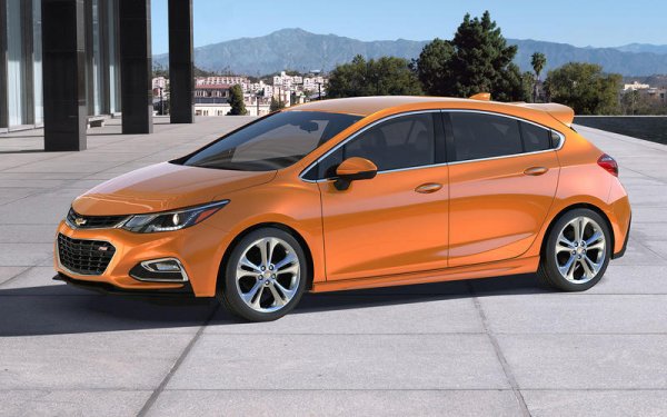 Chevrolet напусна европейския пазар през 2016 година, като отнесе със себе си и Cruze. В САЩ, обаче, седанът поживя още 4 години, както и в Китай. Към момента е наличен само в Южна Америка, но и там скоро му се вижда края.

