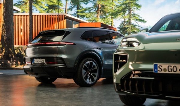 Всички версии на Cayenne Electric са оборудвани с адаптивно въздушно окачване с Porsche Active Suspension Management и и двете могат да бъдат оборудвани със задна осова кормилна система. Turbo също така разполага със задния диференциал с ограничено приплъзване. 

И двата варианта на модела могат да бъдат оборудвани със задна осова система, която управлява задните колела с до пет градуса. Освен това, Porsche Active Ride е наличен и за флагманския модел за първи път. Активната окачваща система, позната от спортните седани на Porsche и наскоро използвана при Cayenne, почти напълно компенсира движенията на купето и осигурява стабилност, динамика и комфорт.
