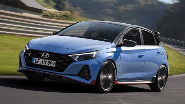 Подобно на Puma, Hyundai i20 N с 204 к.с., осигурени от с 1,6-литров четирицилиндров двигател с турбокомпресор, също се предлага само с ръчна скоростна кутия. Изборът на корейския производител е последователен, тъй като такава скоростна кутия е по-евтина от автоматичната, а превозните средства, оборудвани с нея, обикновено тежат малко по-малко.