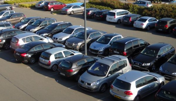 Най-брутални наказания за манипулиране на километражи предвижда френското законодателство - там глобата, в зависимост от тежестта на провинението, може да достигне шокиращите 300,000 евро, плюс до две години лишаване от свобода. Но максималният размер е само за юридически лица. 