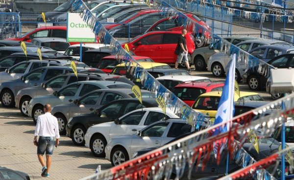 Словашкото законодателство също не е ласкаво към превъртящите километражи - там това провинение се наказва с глоба от 5,000 до 50,000 евро, и с до две години лишаване от свобода. Но не може да се каже, че властите следят строго за прилагането на тази точка от закона. 