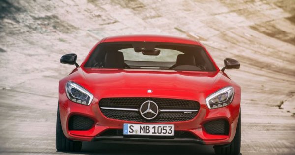 Тук нещата също опират до личния избор на клиента, който явно се променя. След като дълго време BMW беше лидер по продажби в сегмента, през последните години Mercedes-Benz има малко предимство пред големи си конкурент.