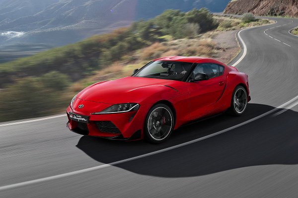 Supra беше силно вдъхновен от концепцията FT-1, но не можеше да изглежда точно по същия начин, защото беше сестринска кола на новото BMW Z4, което имаше това, което е известно в индустрията като &bdquo;трудни точки&ldquo; на различни места . В резултат на това Supra трябваше да бъде малко по-къса от FT-1, което доведе до много различен ефект. И тези забележителни огледала трябваше да бъдат изоставени.