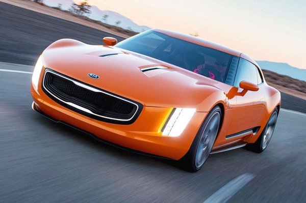 Калифорнийското дизайнерско студио на Kia наистина успя да впечатли с GT4 Stinger. Това купе (2+2 места) имаше толкова ниска линия на предния капак, че предните арки трябваше да се простират над него, за да поемат 20-цоловите колела. Вертикалните фарове, интегрирани с канали за охлаждане на спирачките, бяха поставени в крайните страни на автомобила. Ако Kia беше пуснала нещо подобно в производство, това щеше да е сензация.
