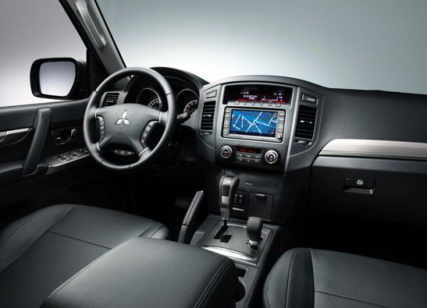 Четири- и петстепенните хидравлични автомати от няколко типа се основават на разработка на Aisin и са достатъчно наждни. Същото обаче не важи за каросерията, която лесно се издраска и започва да ръждясва Окачването обаче е много здраво, но и при него ресулсът на отделните елементи завади от режимите на работа.