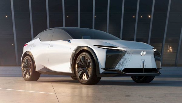 Сред концепциите с нулеви емисии в Шанхай е и Lexus LF-Z - автомобил, който показва новия курс на майката, която, подобно на Toyota, бързо се ориентира към изцяло електрическото задвижване, след като години наред прокламираше хибридните технологии като единствените подходящи. LF-Z ще е първият от цяла гама електромобили, които компанията ще представи до 2025 г.