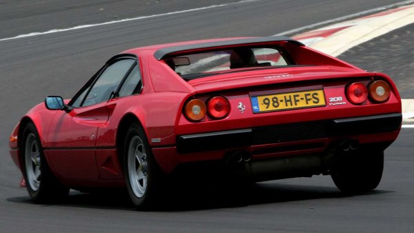 Турбото идва на помощ на компанията от Маранело в началото на 80-те години, когато започва да се използва електронно впръскване за борба със замърсяването. Това сериозно променя производителността на колите на марката, като това се забелязва още при модела 208. Той е пуснат, за да бъдат избегнати високите данъци и предлага &bdquo;само&ldquo; 155 к.с.  Поставянето на турбо KKK увеличава мощността на 2,0-литров V8 до 220 к.с. и достигане на скорост от 240 км/ч.