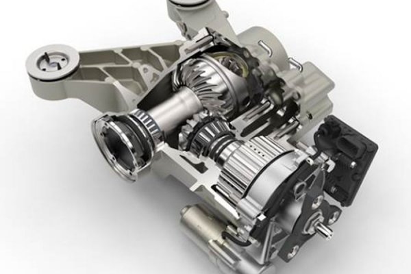 Версиите със задвижване на четирите колела, като Scout, са най-търсени у нас. Но като всяка сложна система, и тази добавя доста подлежащи на повреда компоненти. 
Тази Octavia ползва Haldex съединител от пето поколение, който, за разлика от предишния, няма пълноценен маслен филтър, а само нещо като цедка. Естествено, от това страда маслената помпа, която често се налага да се подменя още след 50 000 км. Помпата струва към 300 лева. Иначе замяна на цялата вискомуфа на Haldex-а ще ви върне 4000 лева назад. При редовно почистване на цедката и смяна на маслото в муфата (на всеки 25 000 км) обаче проблемът може да се избегне. В автомобилите от 2015 година насам системата е подобрена, макар все така да си остава без маслен филтър.
