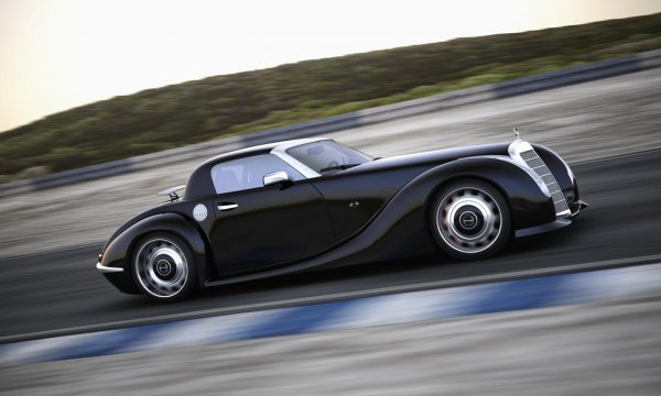 GWA 300 SLC - уникален автомобил, изработен от Gullwing America за клиент от Източна Европа. Колата е вдъхновена от Mercedes 300 SC и използва базата на SLS AMG Roadster