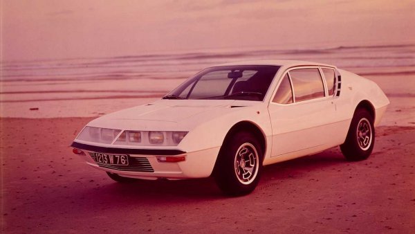 Преди 50 години индустрията за спортни коли бележи бум и във Франция. С A310, Alpine представя наследник на легендарния A110, който, обаче е доста по-голям модел, за да посрещне по-високите изисквания на клиентите по отношение на комфорта.

Първият A310 привличал вниманието с уникалните си 6 предни фара, поставени зад общ прозрачен елемент. Създаден като "френско Porsche", A310 можел да се сравни с германския спортист поне по цена, докато задвижването било поверено на скромен 1,6-литров двигател със 115 к.с.

А310 е последната собствена разработка на Alpine, преди компанията да бъде придобита от Renault.