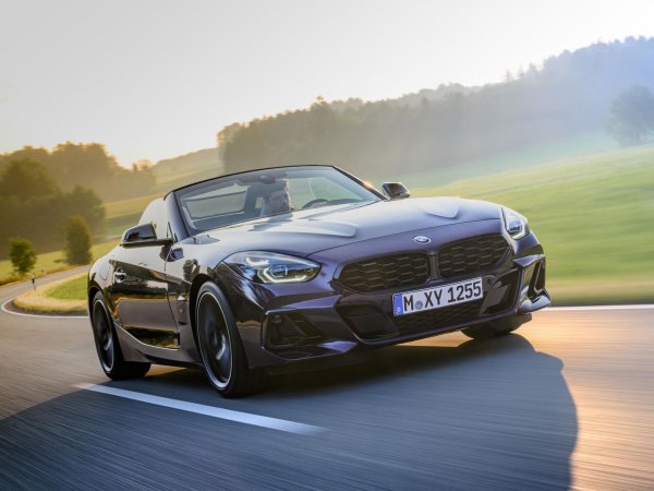 Още един автомобила на баварски производител, който получава само отрицателни оценки, без дори едно мнение &bdquo;против&ldquo;. Общото мнение за BMW Z4 е, че това е един &bdquo;модел с две врати, чието място просто не е там, където се намира той в момента&ldquo;.