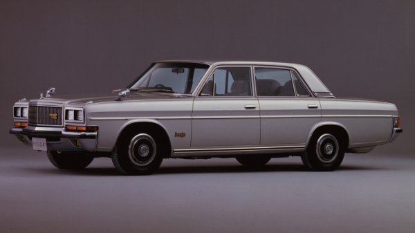 Този модел е много слабо известен, като се твърди, че Брежнев е притежавал втората произведена бройка от него. Първата е била направена за премиера на Япония, а следващата е предоставане на съветския лидер. След смъртта му колата става притежание на дъщерята на Брежнев, която по-късно я продава. Автомобилът сменя няколко собственика през годините, като участва в различни изложения. При последната си такава изява колата е била обявена за продажба за 160 000 долара, като след това нейните следи се губят.