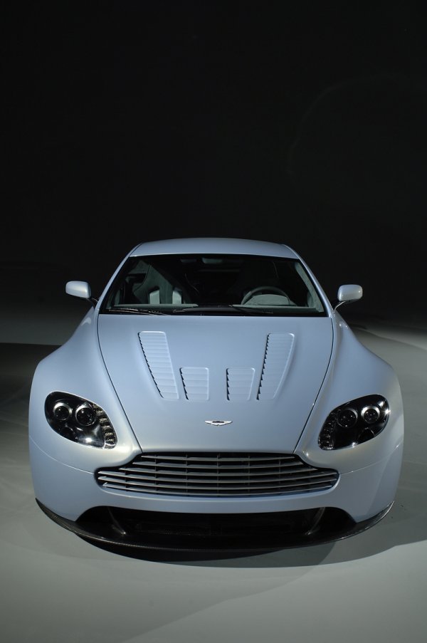 Aston Martin V12 Vantage RS Concept 