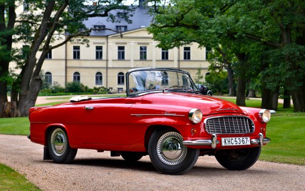 Skoda Felicia. За разлика от съветските или полските машини, чешкото автомобилостроене изнася доста на Запад през 50-те и 60-те, което обяснява и многообразието от екзотични форми като роудстъри например