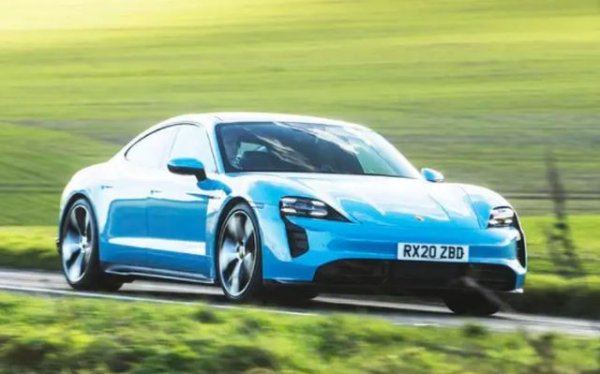 1. Porsche Taycan (2019-) &ndash; коефициент на надеждност 74,9%

Taycan може да е един от най-бързите електрически автомобили, които можете да закупите, но не е сред най-надеждните. 46% от собствениците, участвали в това проучване съобщават за проблеми, като най-сериозните са с климатика и информационно-развлекателната система. 

2. Hyundai Ioniq Electric (2016-2022) &ndash; 75,5%

3. MG 4 EV (2022-) - 76,1%