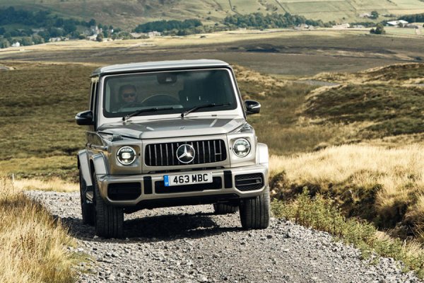 Днес AMG G63 е доказателството за еволюцията на тази концепция и как тя може да се обогатява без да губи важни елементи от същността си. Друг е въпросът дали феновете все още ще наричат точно този автомобил G-класа.