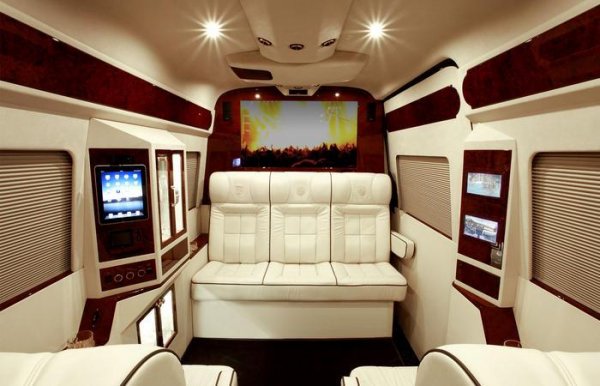 Mercedes-Benz Sprinter (L5-B) от Lexani Motorcars