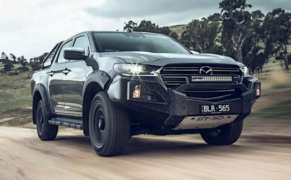 Третото поколение пикап BT-50 е по същество Isuzu D-Max със стил на Mazda. Стандартната му дължина е 5280 мм, но тя варира според пазара.

В крайна сметка Thunder, който е на върха на гамата в Австралия, е снабден с няколко допълнения към каросерията, което прави този конкретен BT-50 дълъг 5470 мм.
