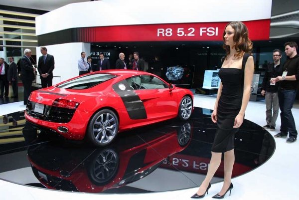 Момичетата на автосалон Детройт 2009