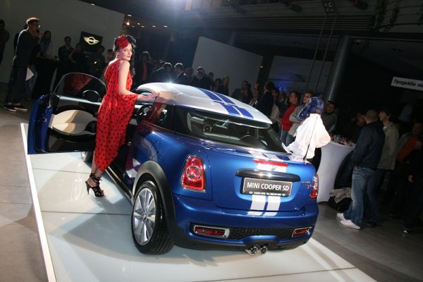 Българската премиера на Mini Coupe