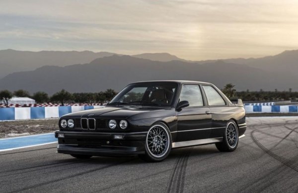 BMW M3 E30
