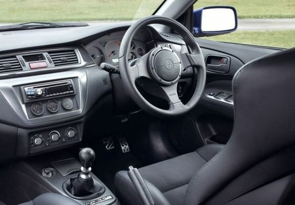 Wagon се предлагаше в три варианта - базовия GT, GT-A с автоматични скорости, и накрая MR - съкратено от Mitsubishi Racing.
Противно на скромните очаквания на самия производител, тази кола се оказа доста търсена. Mitsubishi отначало смяташе да произведе само 2500 бройки, но накрая направи над 3000, а след края на производството цената на употребяваните веднага тръгна нагоре. 
