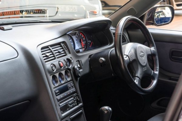 Начело на списъка с подобни "маскирани" чудовища е Autech GT-R Sedan, показан като концепт на автосалона в Токио през 1997 и след това пуснат за кратко в серийно производство. 
На практика каросерията е взета от обикновения Skyline R33, но с преправени задни врати и калници, за да напомня малко на двувратия GT-R. Отдолу се крият именно компонентите на GT-R, включително и легендарният двигател RB26DETT и системата за задвижване на четирите колела ATTESA. Резултатът от всичко това е един от най-бързите седани на онази епоха - но той никога не е напускал Япония. 
